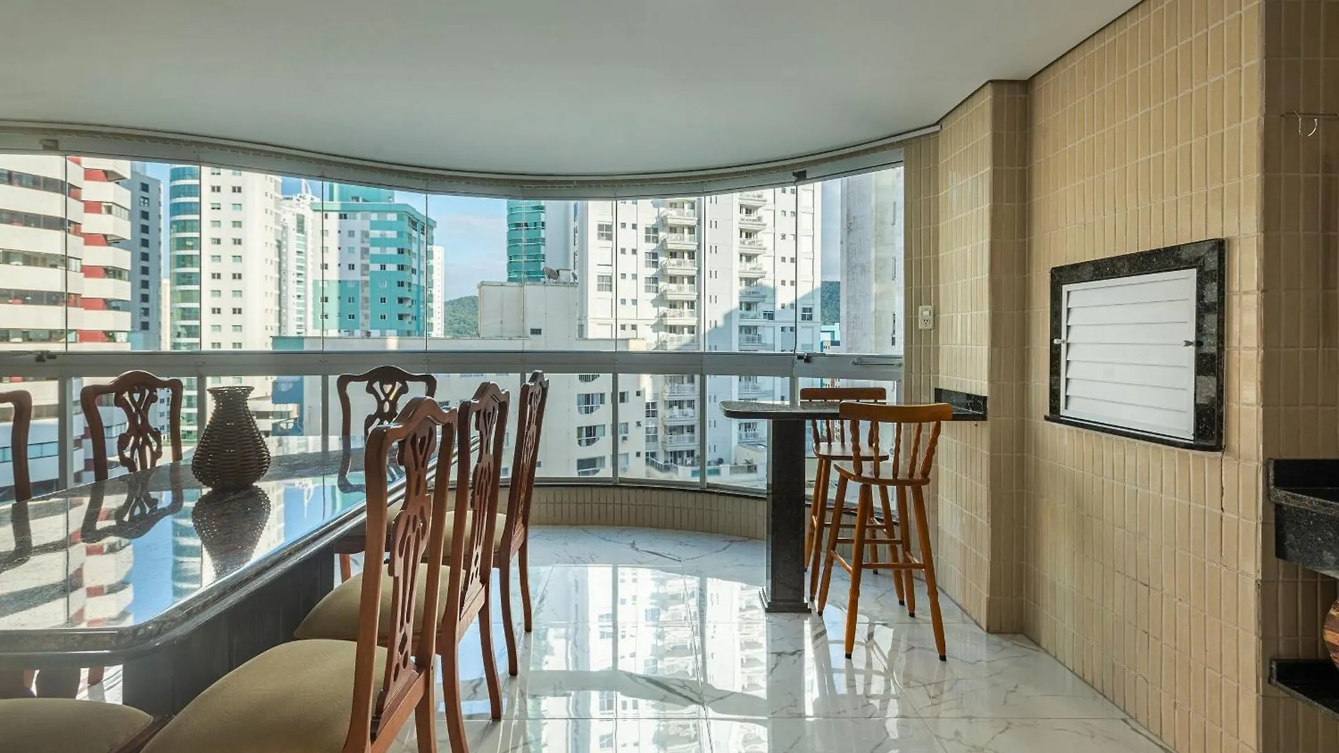 Vakantiehuis Itnc143- Frente Ao Mar! Amplo Ap Com 3 Quartos+3Wc Balneário Camboriú