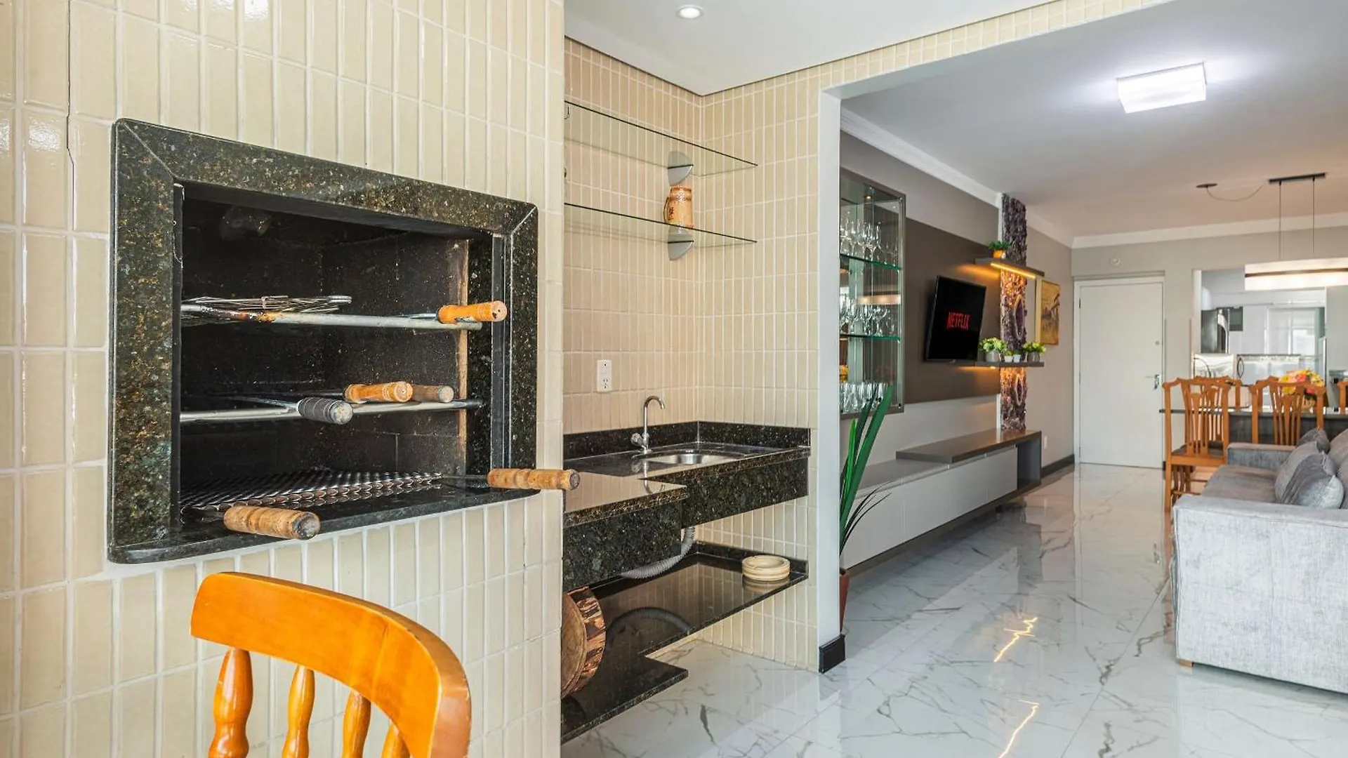 Vakantiehuis Itnc143- Frente Ao Mar! Amplo Ap Com 3 Quartos+3Wc Balneário Camboriú Brazilië